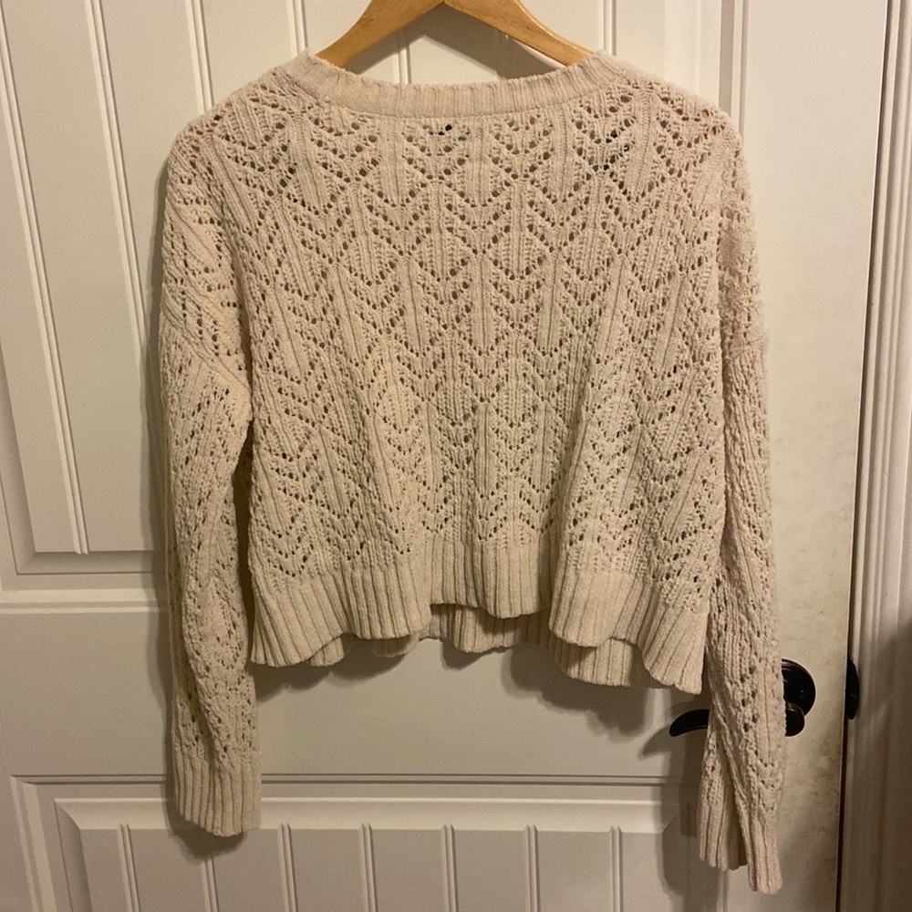 American Eagle Beige Sweater